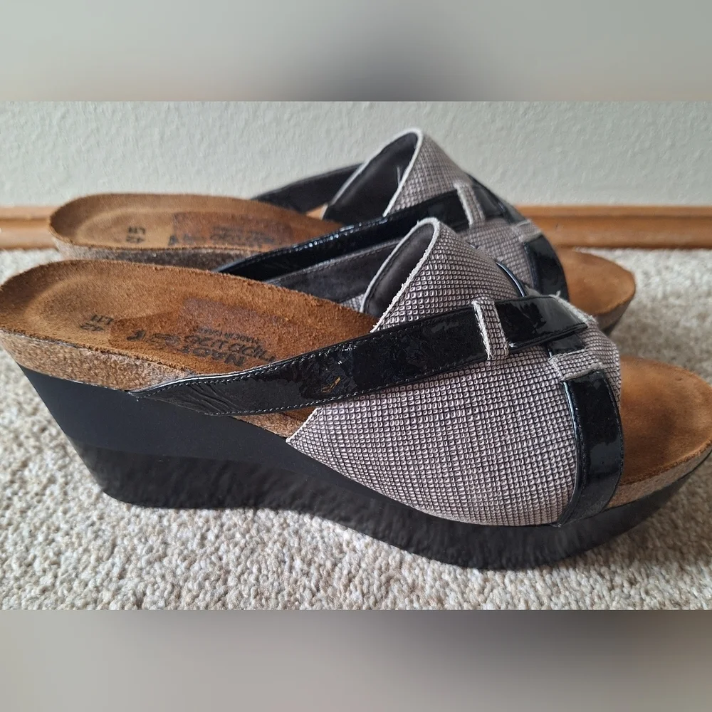 Naot Eva White Black Wedge Platform EUC Womens Size 42